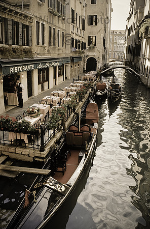 canal side cafe, Venice